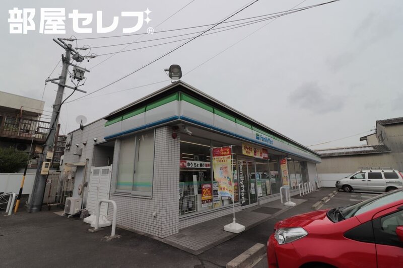 コンビニ　ファミリーマート太閤通八丁目店（コンビニ）まで108m
