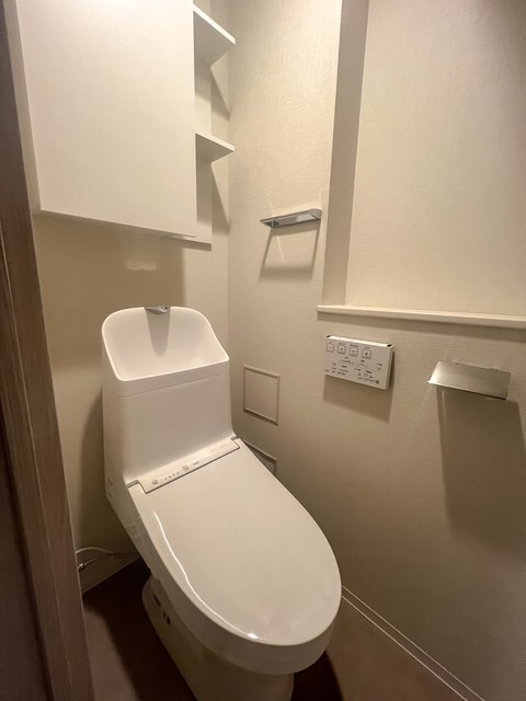 トイレ　※写真は同タイプ住戸です。