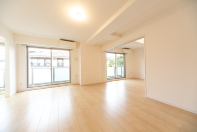 居室・リビング　同タイプのお写真です