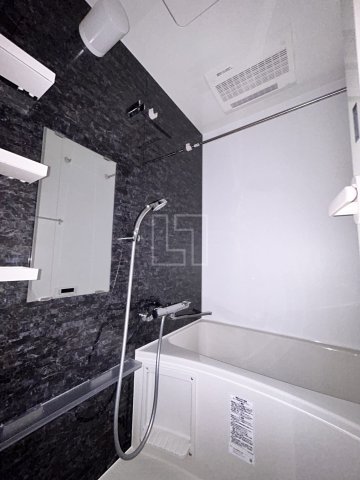 バス・シャワールーム　ルネフラッツ谷町四丁目　バスルーム