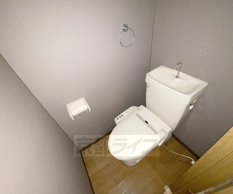 トイレ　洗浄機能付きトイレです。