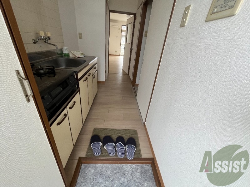 玄関　玄関から撮影しました。明るい印象ですね。