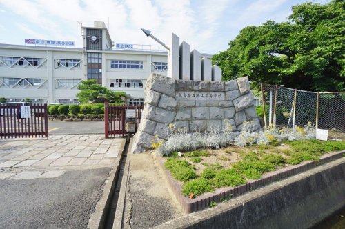 小学校　大和郡山市立昭和小学校（小学校）まで940m