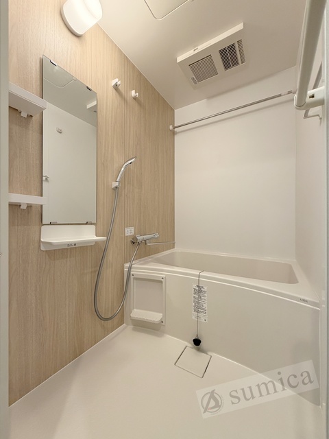 バス・シャワールーム　浴室暖房乾燥機付き・階数により色が異なります