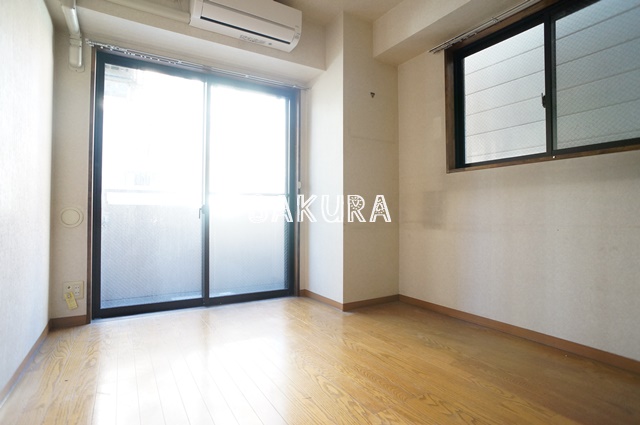 その他設備　室内エアコン付き♪