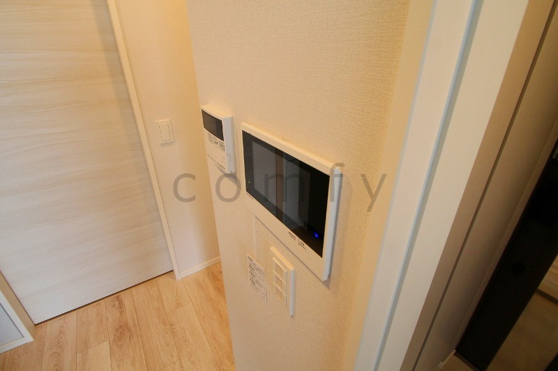 セキュリティ　モニター付きインターホン