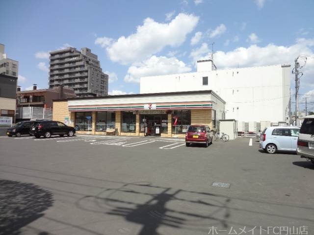 コンビニ　セブンイレブン札幌南19条西12丁目店（コンビニ）まで318m