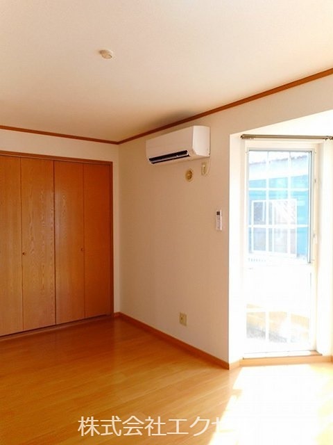 居室・リビング　明るいリビングです。