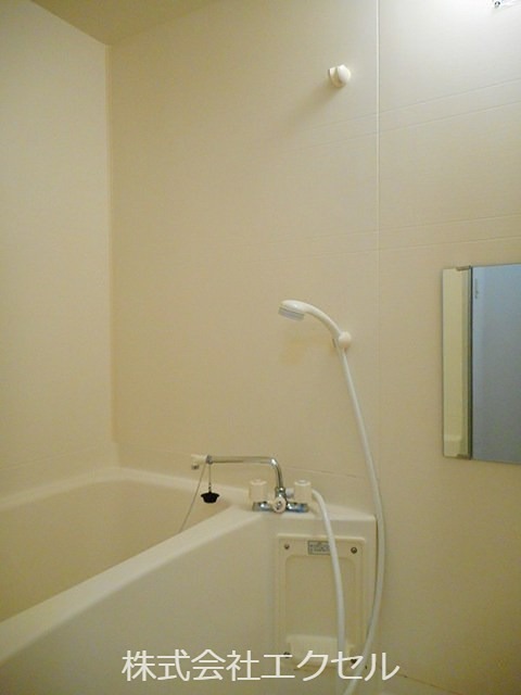 バス・シャワールーム　追い焚き機能のお風呂です。