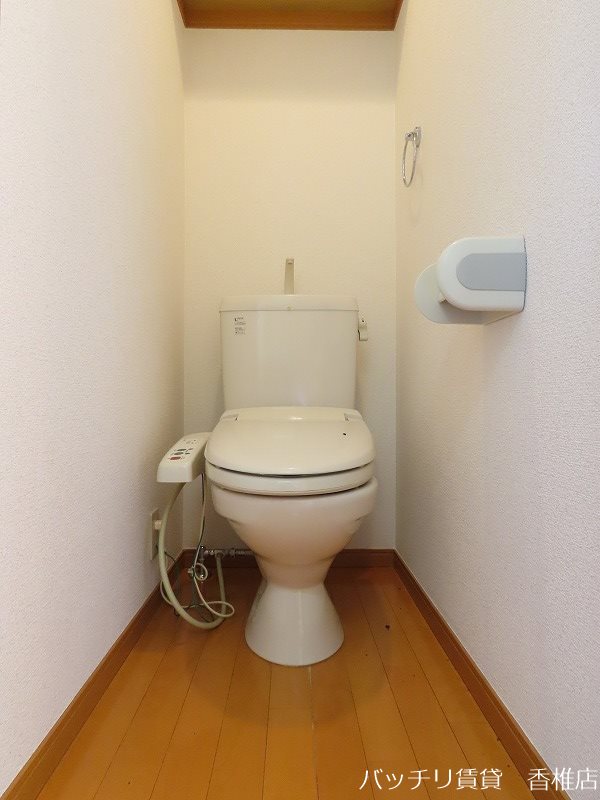 トイレ　別号室写真の為、現況を優先致します。