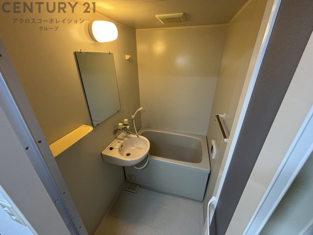 バス・シャワールーム　シンプルで機能的なユニットバスです！