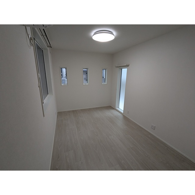 居室・リビング　洋室５帖（西）