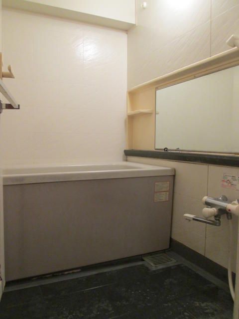 バス・シャワールーム　オートバス・浴室乾燥機付きです