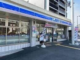 コンビニ　ローソン福島吉野四丁目店（コンビニ）まで216m