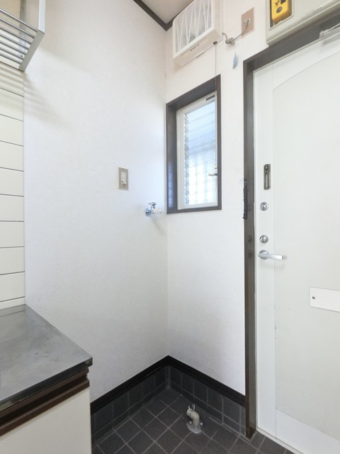 その他　雨の日も気にならない室内洗濯機置場♪