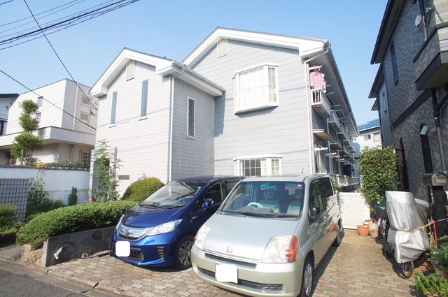 建物外観　京王線（新線含む）「仙川駅」より徒歩５分の好立地です♪