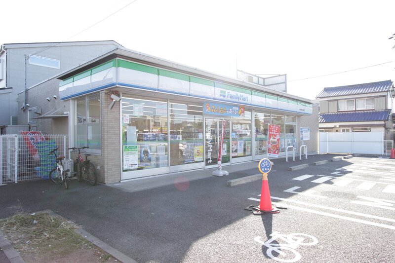 コンビニ　ファミリーマート北名古屋九之坪店（コンビニ）まで215m