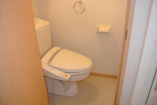 トイレ　温水洗浄便座