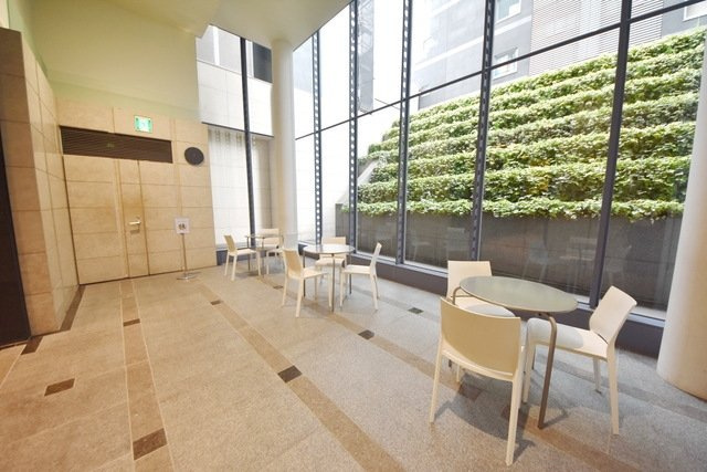 ロビー　落ち着いたロビーです