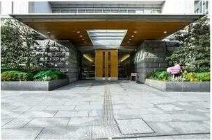 エントランス　ゆとりのあるエントランスです