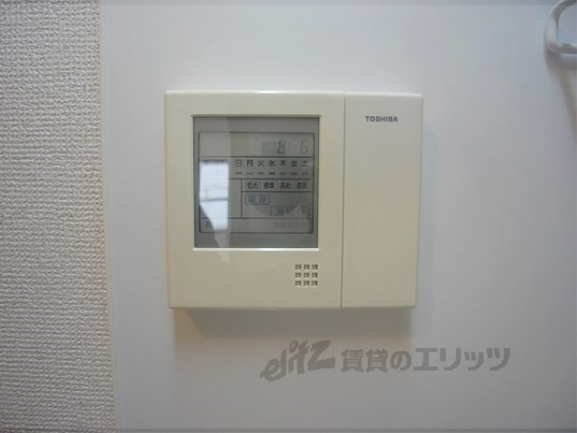 その他設備　給湯器リモコン