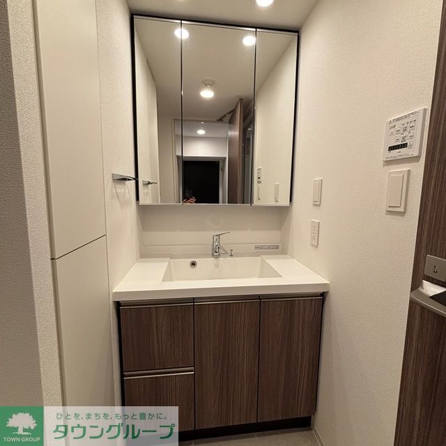 洗面設備　※写真は同タイプ住戸です。