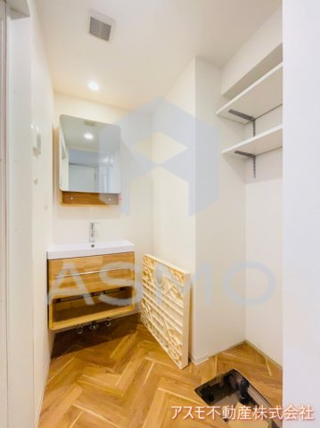 洗面設備　同マンション別部屋　参考写真