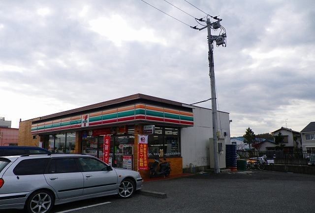 コンビニ　セブンイレブン裾野稲荷店（コンビニ）まで650m