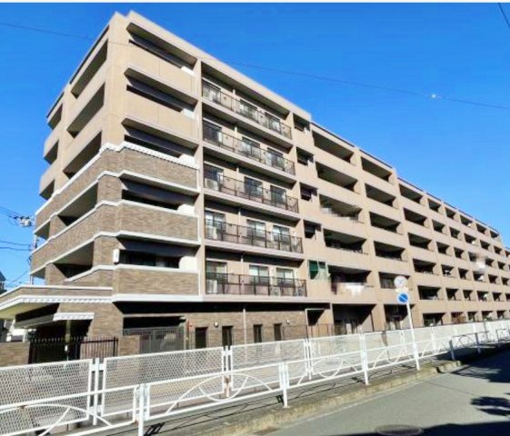 建物外観　駐車場無料♪。-Blueの取り扱い物件♪-