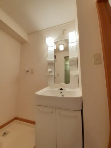 洗面設備　脱衣スペースもあります