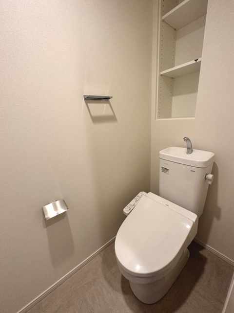 トイレ　※写真は同タイプ住戸です。