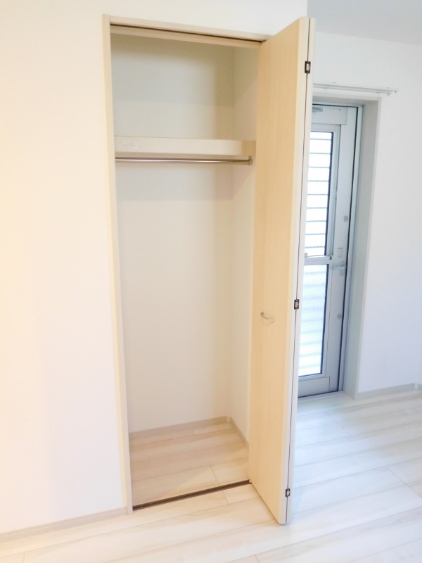 収納　背の高いクローゼット