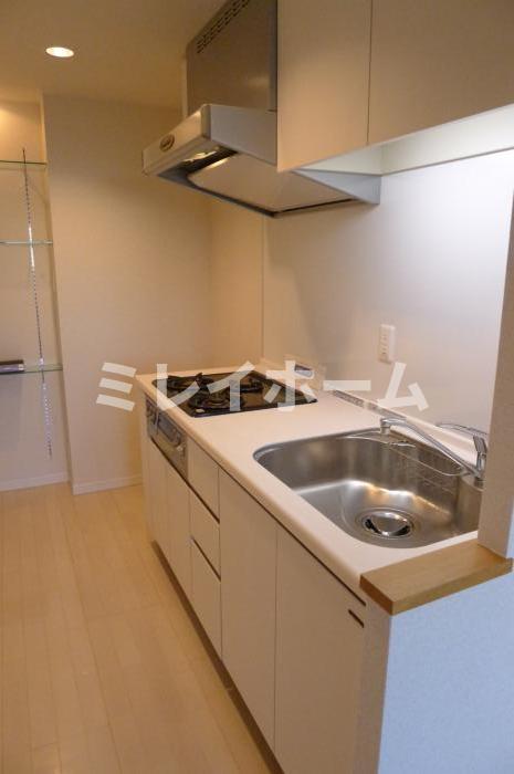 キッチン　同建物内、別のお部屋の参考写真になります。