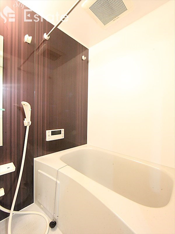 バス・シャワールーム　バスルーム