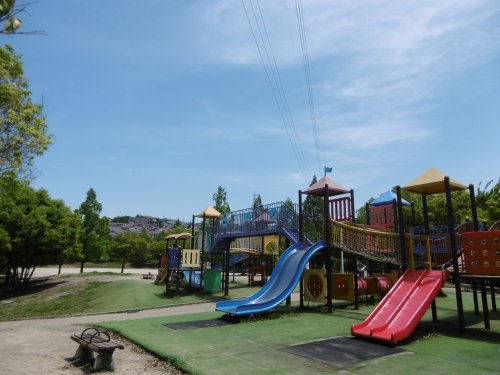 公園　緑が丘公園（公園）まで743m