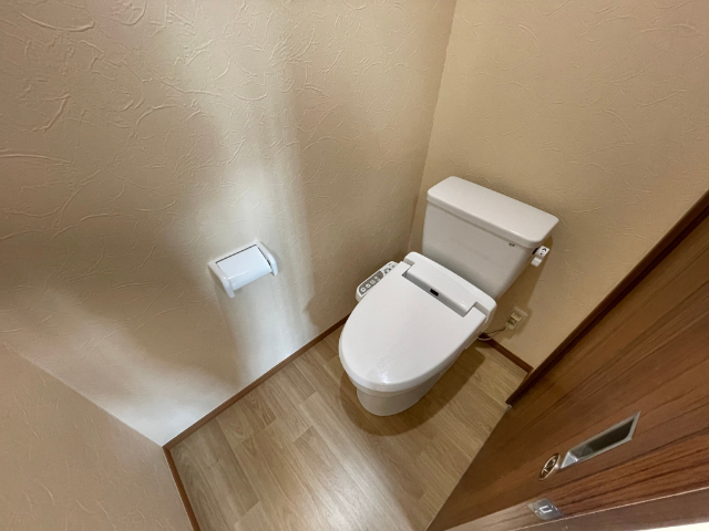 トイレ　温水洗浄便座