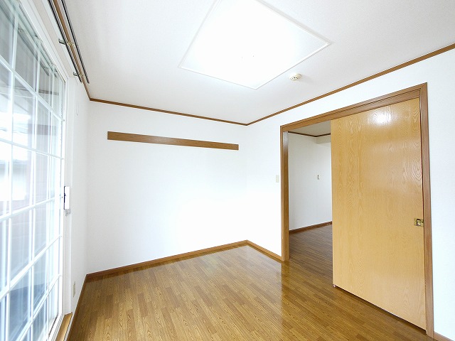 その他部屋・スペース　落ち着いて過ごせるお部屋なので、寝室にいかがでしょうか