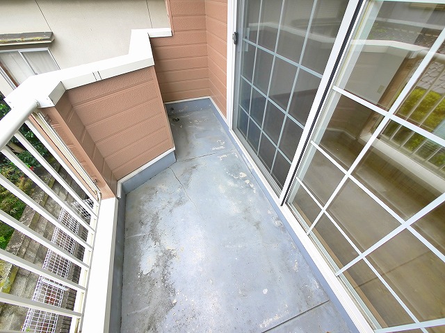 バルコニー　外からの目が気にならないバルコニーで洗濯物が干せます