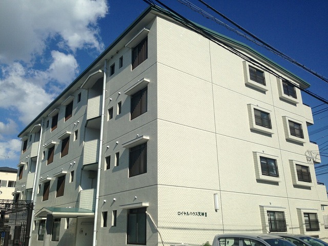 建物外観　平成２４年７月に大規模改修工事をしましたので外観がキレイにな