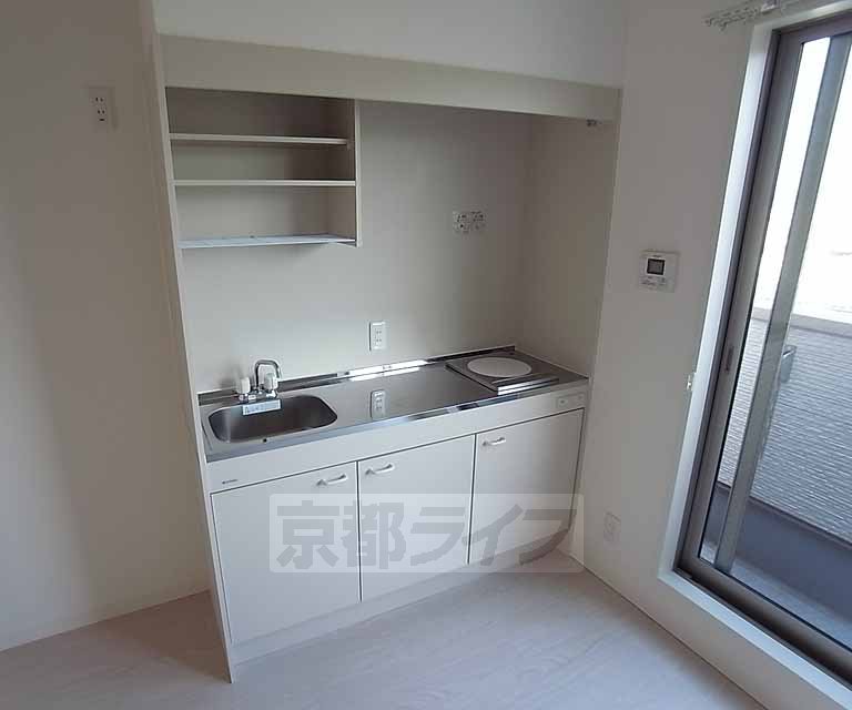 キッチン　ゆったりとしたキッチン部分。