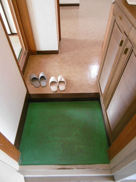 玄関　※写真は他のお部屋です。