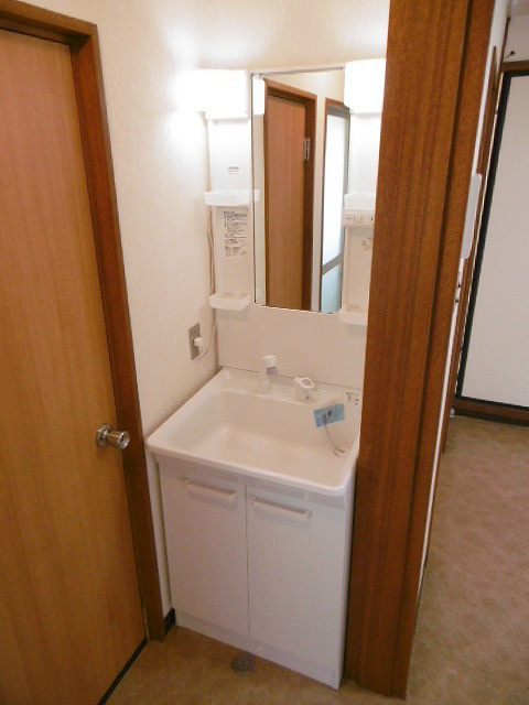 洗面設備　※写真は他のお部屋です。