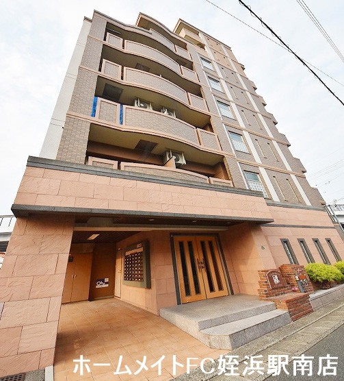 建物外観　★駅近で通勤・通学に便利♪★