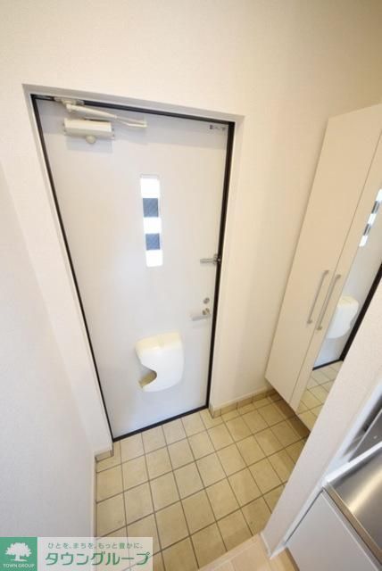 玄関　お部屋探しは【タウンハウジング蘇我店】にお任せ下さい♪
