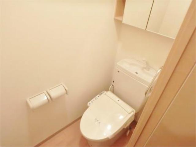 トイレ　温水洗浄便座