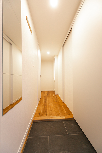 玄関　※写真は同タイプ住戸です。