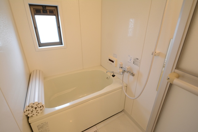 バス・シャワールーム　追い焚き機能付き☆