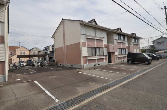 建物外観　宅配BOXつきで便利です☆