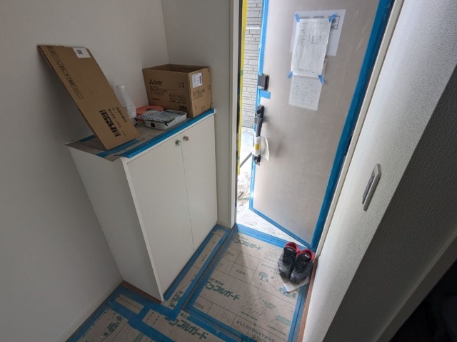 玄関　工事中