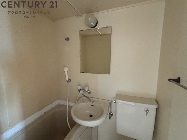 洗面設備　浴室内に洗面台付き！